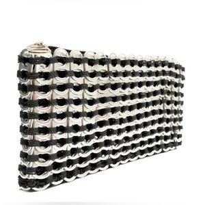 ESCAMA POP TAB CLUTCH CHICA ROSA